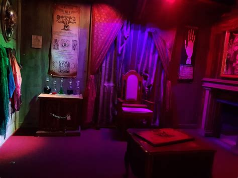 Occult pursuit escape room